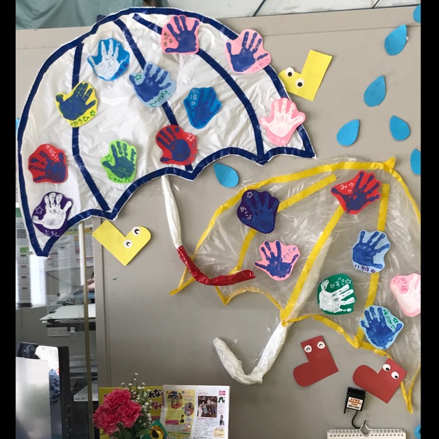 【みんなの投稿】6月壁面  傘《2〜4歳児》 【みんなの投稿】6月壁面  傘《2〜4歳児》