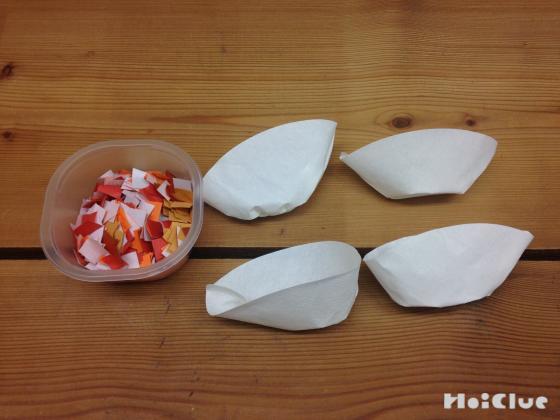 餃子の皮と具材の材料の写真