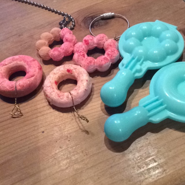 【みんなの投稿】【つぶつぶいちごのドーナツストラップ】 【みんなの投稿】【つぶつぶいちごのドーナツストラップ】