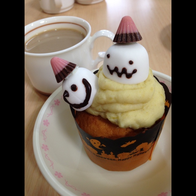 【みんなの投稿】さつまいもあんカップケーキ 【みんなの投稿】さつまいもあんカップケーキ
