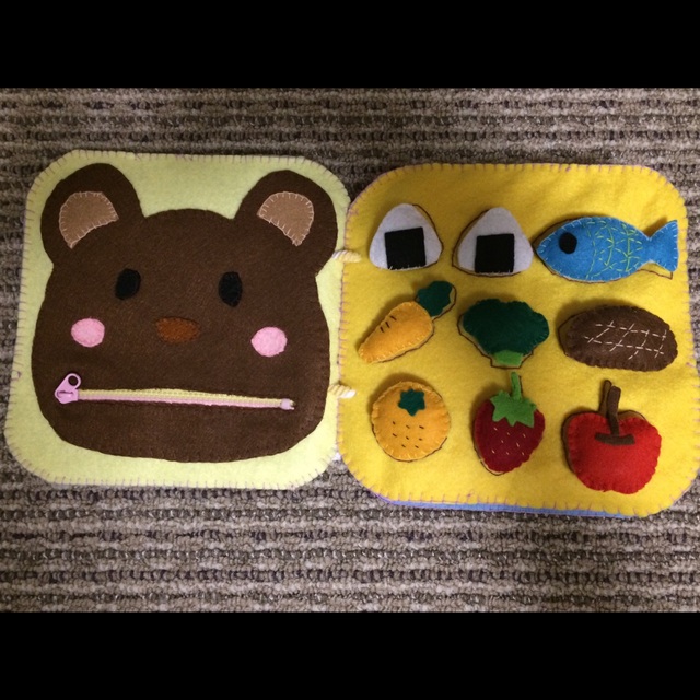 【みんなの投稿】フェルト絵本 食べ物パクパク 【みんなの投稿】フェルト絵本 食べ物パクパク