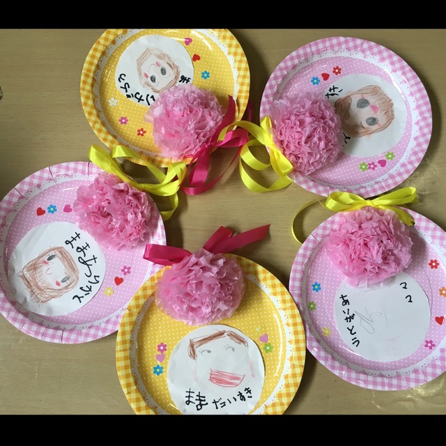 【みんなの投稿】<< 母の日製作 >> 【みんなの投稿】<< 母の日製作 >>
