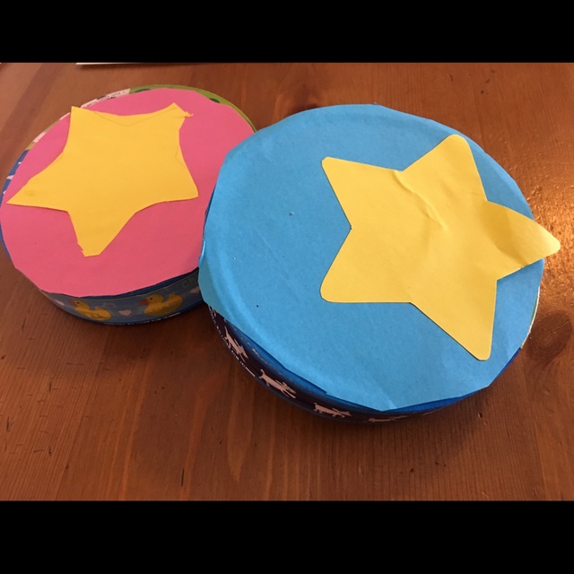 【みんなの投稿】チーズの空き箱で タンバリン。 【みんなの投稿】チーズの空き箱で タンバリン。