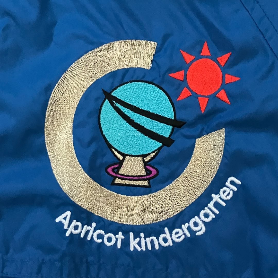 あんず幼稚園 ロゴ