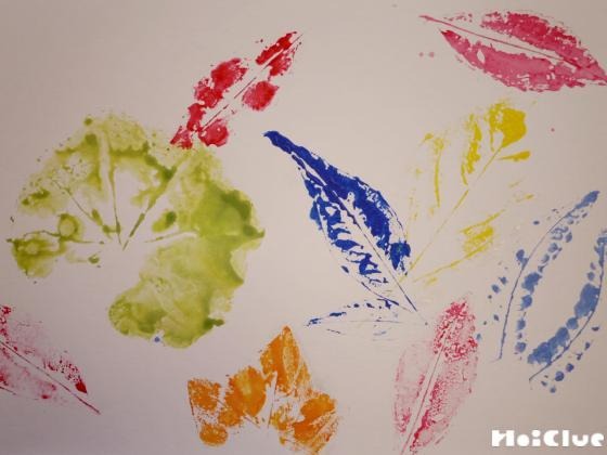 ペタペタ!葉っぱスタンプ〜自然の素材を活かした製作あそび〜 ペタペタ!葉っぱスタンプ〜自然の素材を活かした製作あそび〜