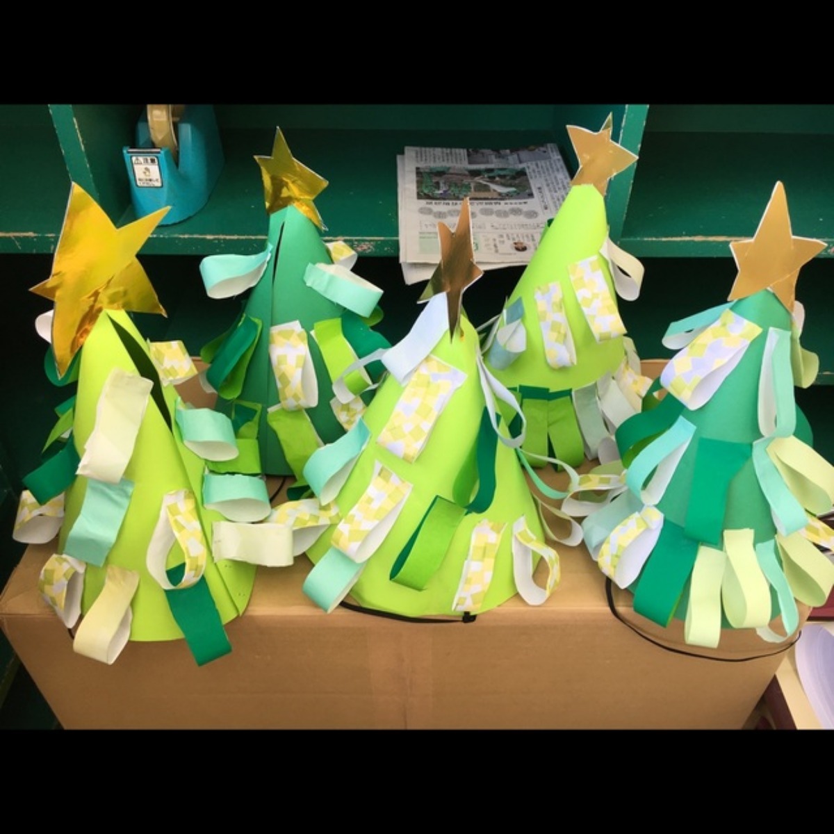 【みんなの投稿】クリスマス会の三角帽子 【みんなの投稿】クリスマス会の三角帽子