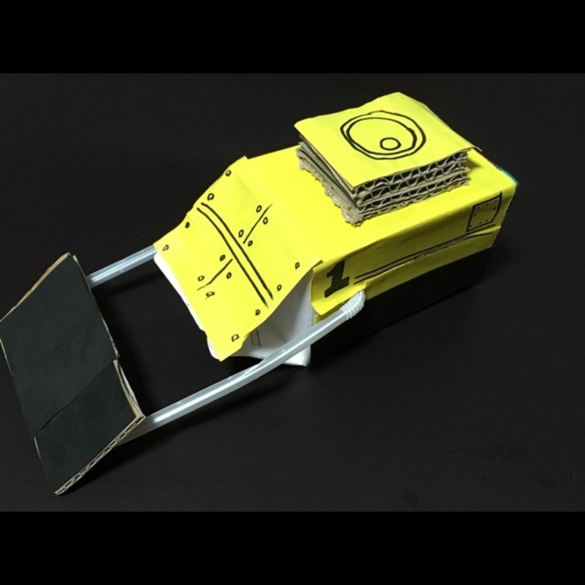 【みんなの投稿】牛乳パックと曲がるストローのショベルカー 【みんなの投稿】牛乳パックと曲がるストローのショベルカー