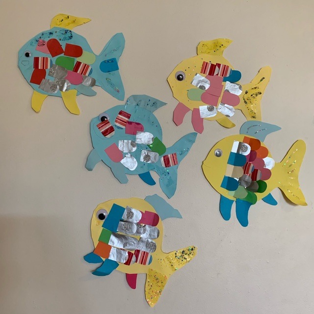 【みんなの投稿】にじいろのさかな 絵本 製作 【みんなの投稿】にじいろのさかな 絵本 製作