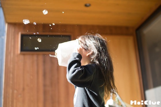 【実験遊び】泡がモコモコ!!ザルを使ったシャボン玉遊び〜素材/ザル〜 【実験遊び】泡がモコモコ!!ザルを使ったシャボン玉遊び〜素材/ザル〜