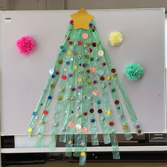 【みんなの投稿】【すずらんテープのクリスマスツリー】 【みんなの投稿】【すずらんテープのクリスマスツリー】