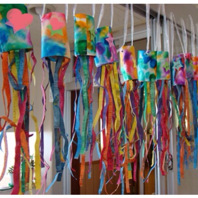 【みんなの投稿】《にじみ絵の吹き流し》