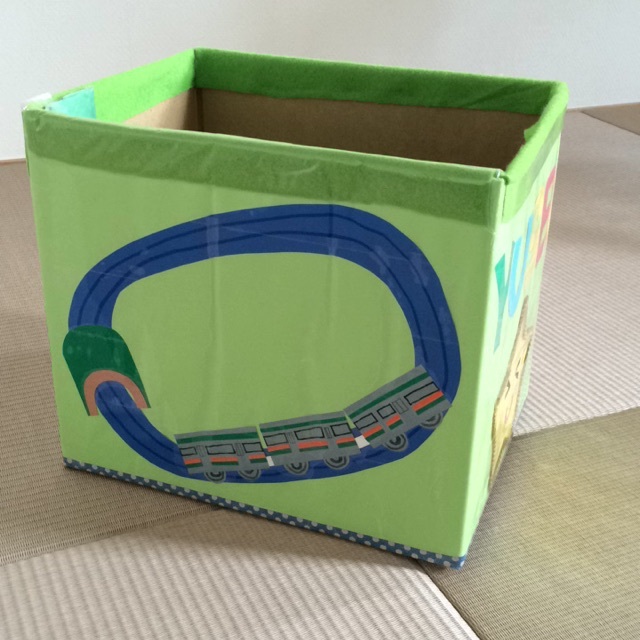 【みんなの投稿】ダンボールでプラレール入れBox