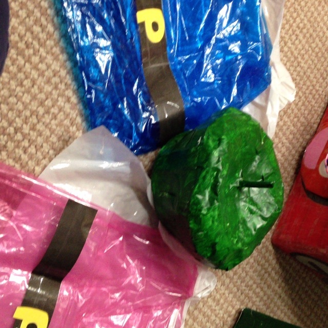 【みんなの投稿】発表会で作ったピーマンマンの衣装！