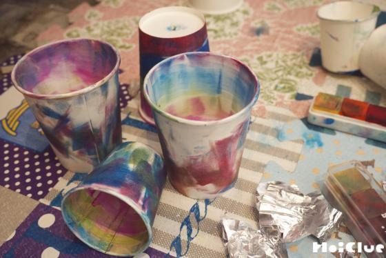 カラフル紙コップ〜ヌリヌリペッタン！スタンプ台を使ったおもしろ遊び〜