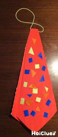 オシャレに変身！手作りネクタイ〜乳児さんから楽しめる製作遊び〜