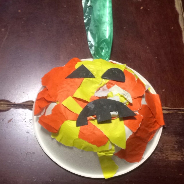 【みんなの投稿】こぐま組(2歳児)カボチャのランタン