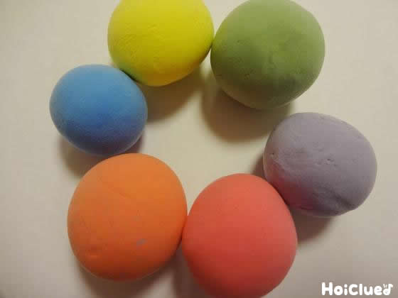 いろんな色をこねこねしちゃおう！〜カラー紙粘土の作り方〜