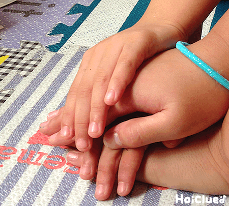 重ねて重ねて…ドン！〜スリル満点！手遊びゲーム〜