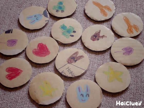 まんまる段ボールの絵合わせ遊び〜少ない材料で手軽に楽しめる手作りゲーム〜