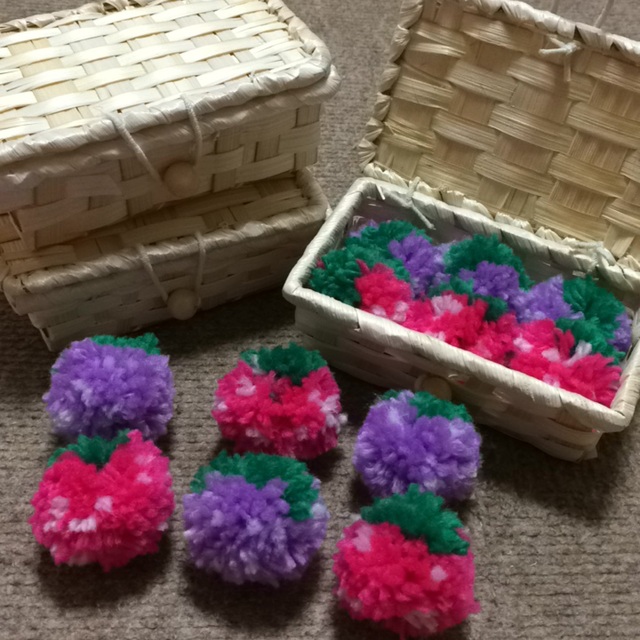 【みんなの投稿】☺︎手づくりポンポンいちご