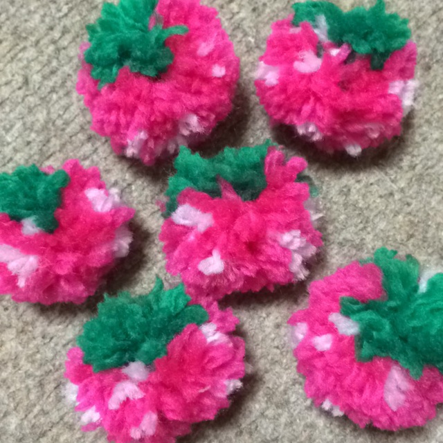 【みんなの投稿】☺︎手づくりポンポンいちご