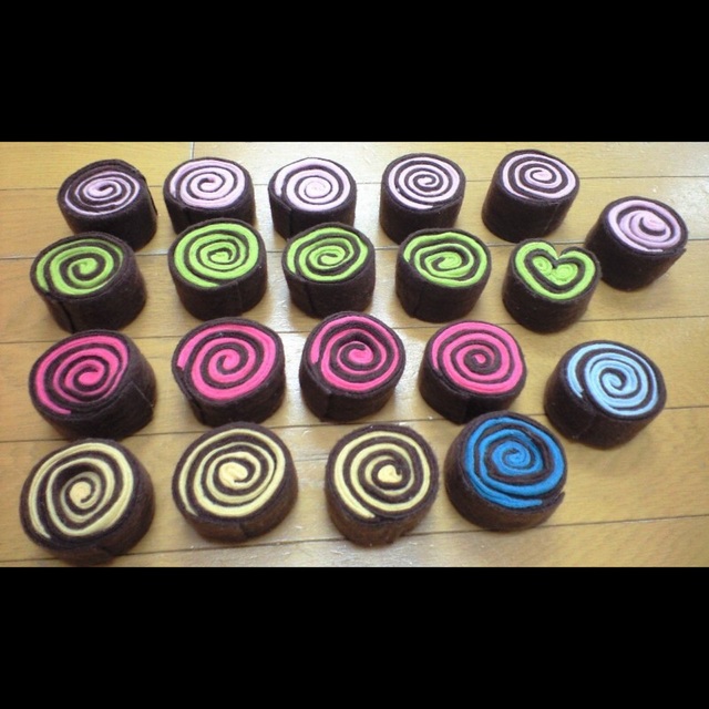 【みんなの投稿】☺︎手づくりおもちゃ ロールケーキ