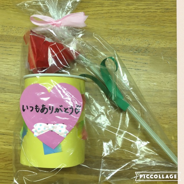 【みんなの投稿】2歳児母の日カーネーションと小物入れ♡