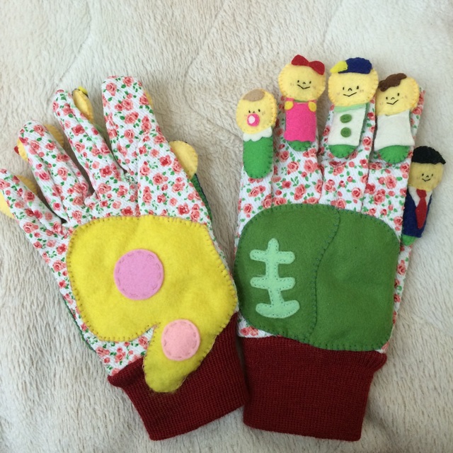 【みんなの投稿】手袋シアターキャベツの中から