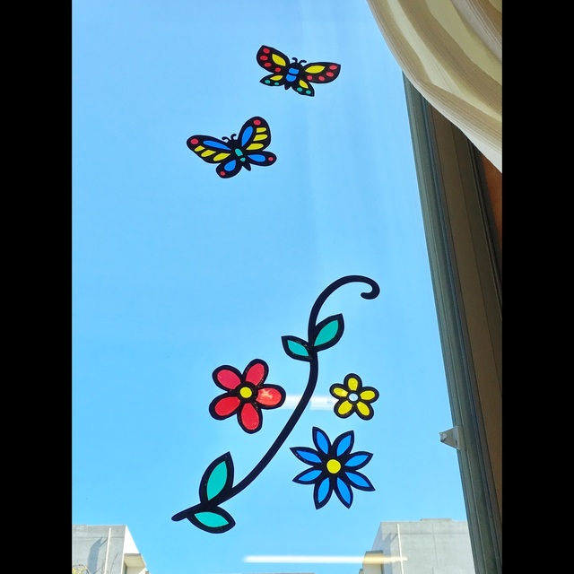 【みんなの投稿】【ステンドグラス風 窓壁面】