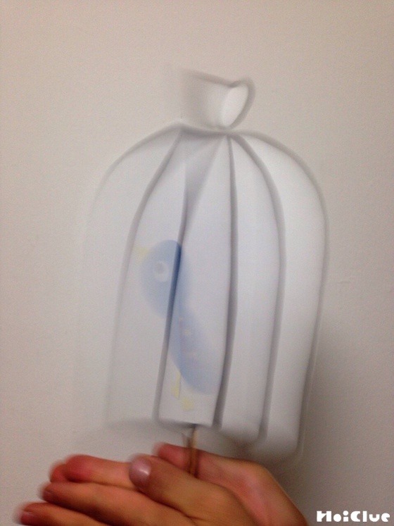 不思議な鳥かご〜クルクル回すと、あら不思議！〜