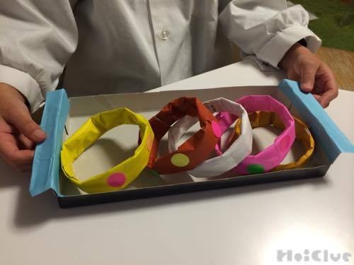 新聞紙ドーナツ〜自由にトッピングを楽しんで♪この味ドーナツてるの？！〜