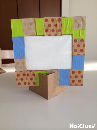 ペタペタ切り貼りフォトフレーム〜アレンジ自在の製作あそび〜