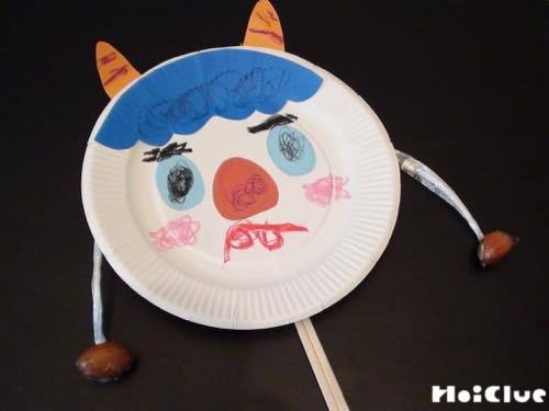 紙皿とドングリの鬼太鼓〜音が鳴る、節分時期にも楽しめそうな製作遊び〜