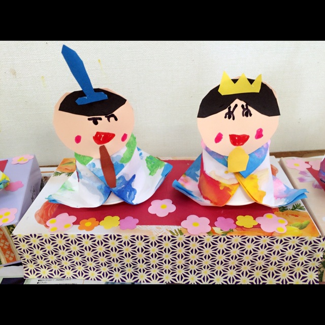 【みんなの投稿】紙コップ4歳児染め紙