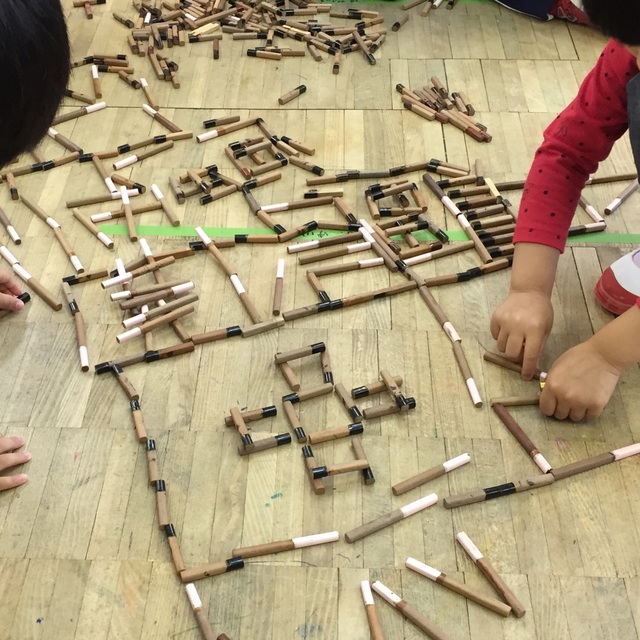 【みんなの投稿】素材遊び(はし棒あそび)