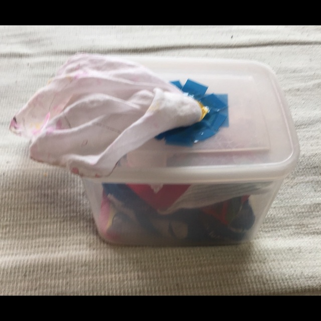 【みんなの投稿】ハンカチ引っ張る0.1歳児用