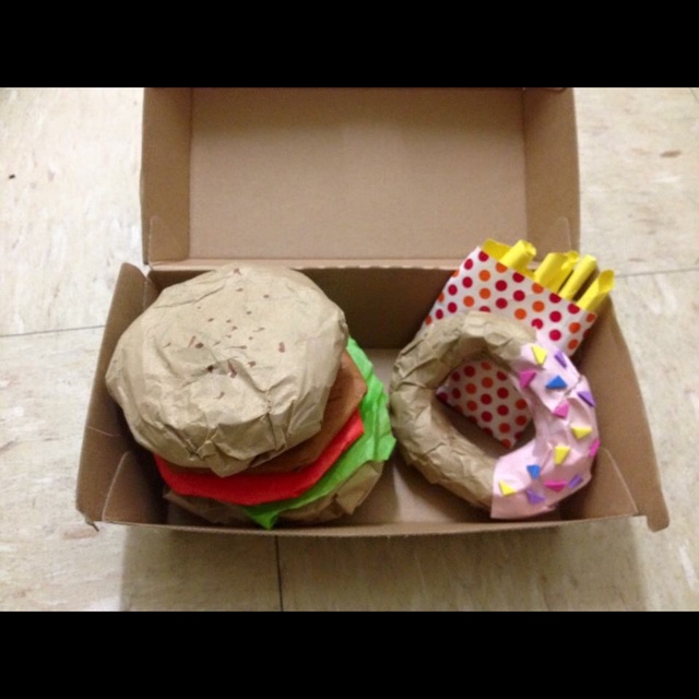 【みんなの投稿】お店屋さんごっこのハンバーガー