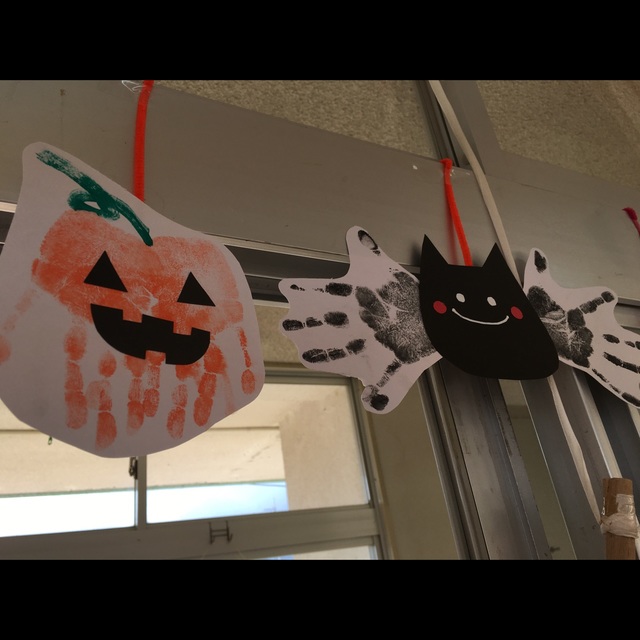 【みんなの投稿】▼ハロウィン製作（ 1.2歳児 )