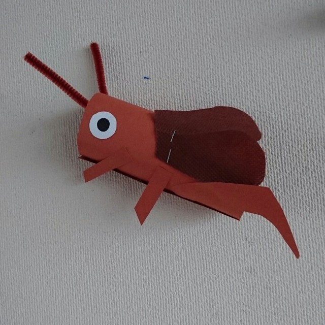 【みんなの投稿】秋の壁面 4歳児 コウロギ