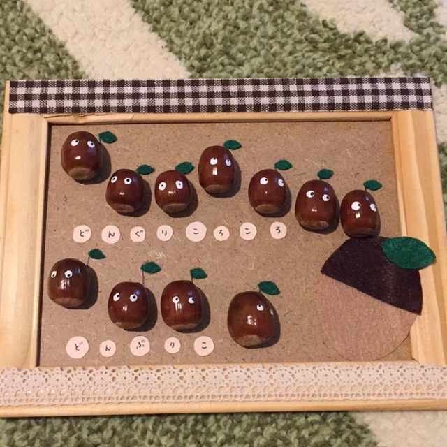 【みんなの投稿】どんぐりで壁装飾。