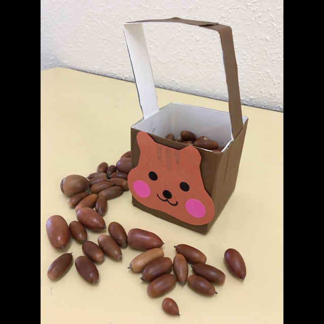 【みんなの投稿】【牛乳パックのどんぐりバッグ】