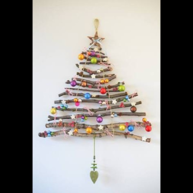 【みんなの投稿】木の枝deクリスマスツリー