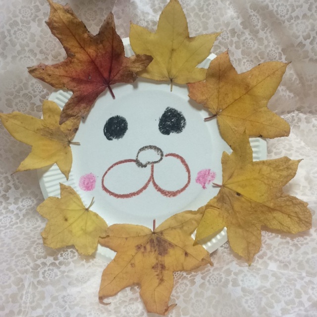 【みんなの投稿】落ち葉で紙皿動物