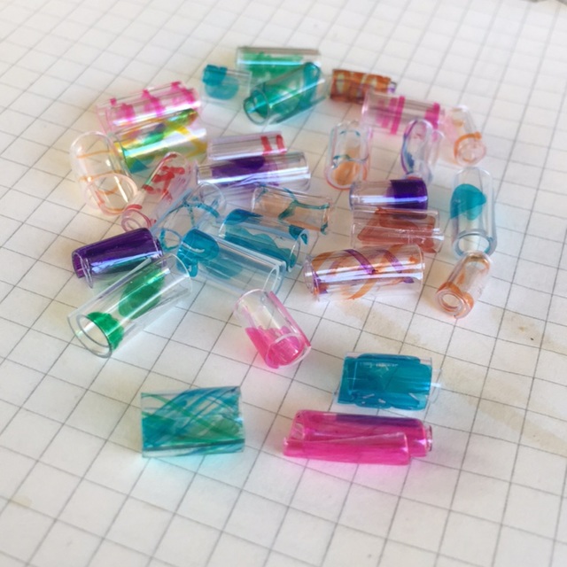 【みんなの投稿】✳︎ペットボトルでビーズ