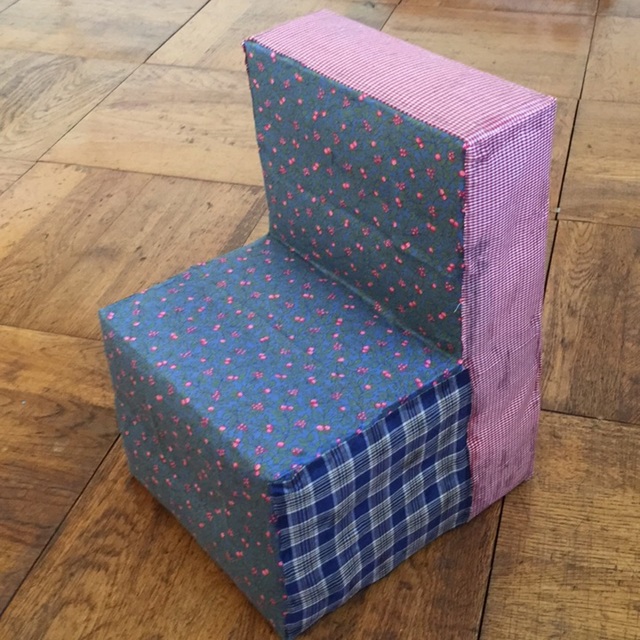 【みんなの投稿】✳︎牛乳パックいす