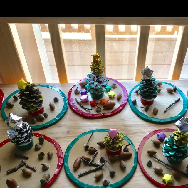 【みんなの投稿】まつぼっくりのクリスマスツリー