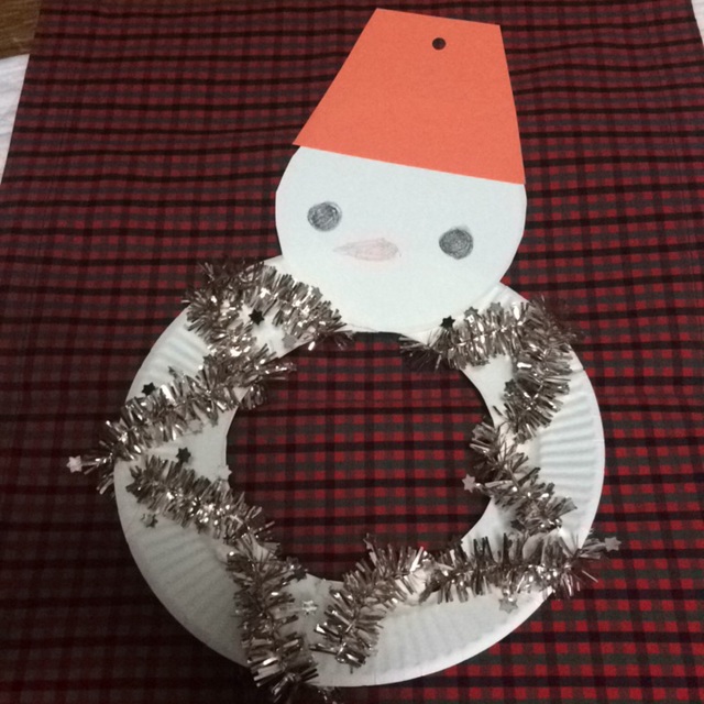 【みんなの投稿】紙皿クリスマスリース