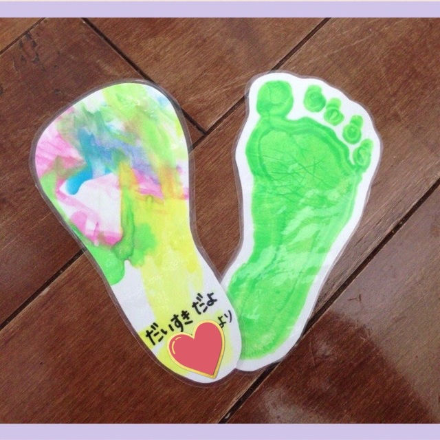 【みんなの投稿】【1歳児 母の日製作 足型しおり】