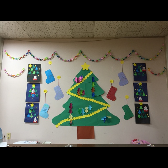 【みんなの投稿】【クリスマス壁面】輪飾り付け加え