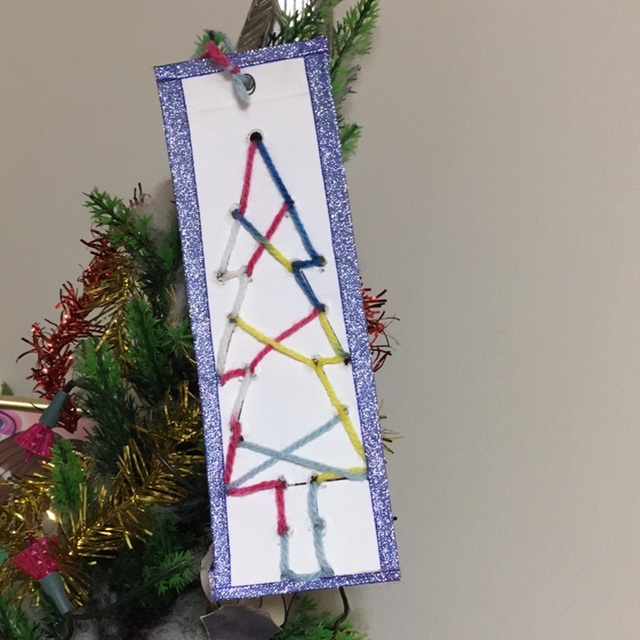 【みんなの投稿】牛乳パックと毛糸でクリスマスツリー